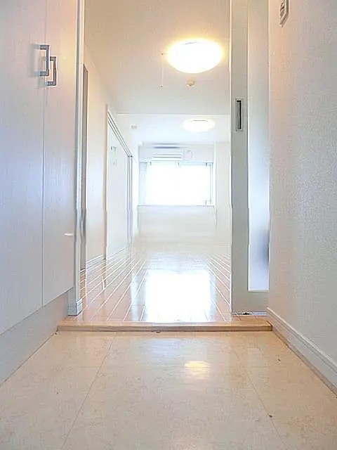 玄関　※別部屋参考写真
