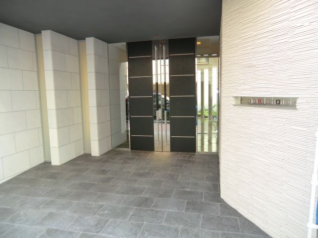 エントランス　オートロック付のエントランス