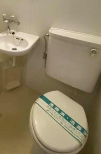 トイレ　別部屋同仕様タイプ