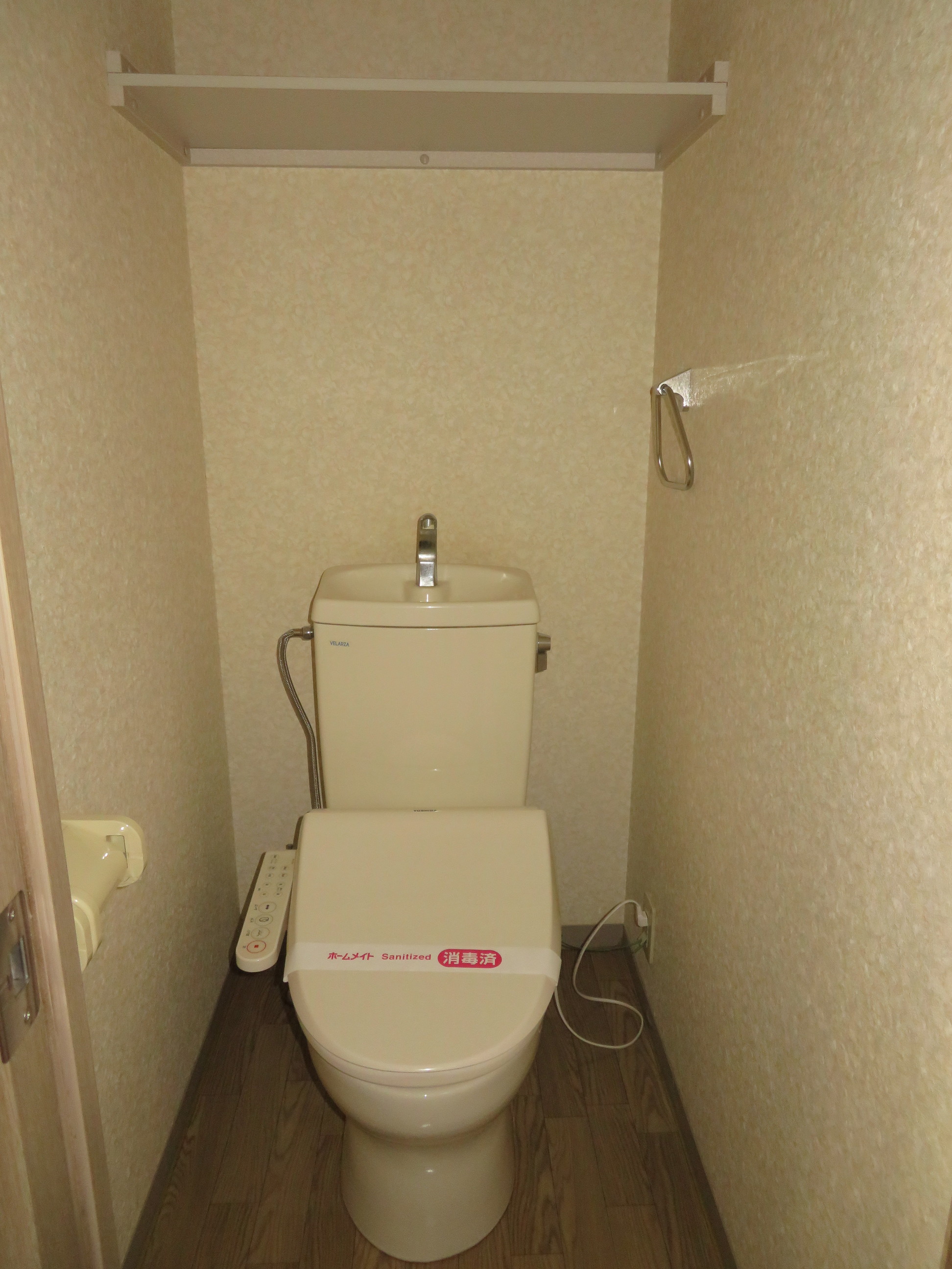 トイレ　シャワー付きトイレです♪
