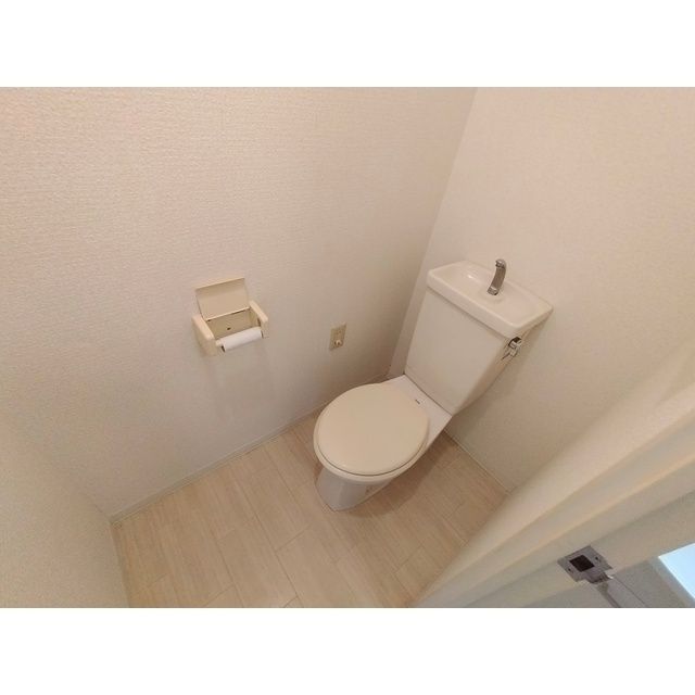 トイレ　落ち着いたトイレです