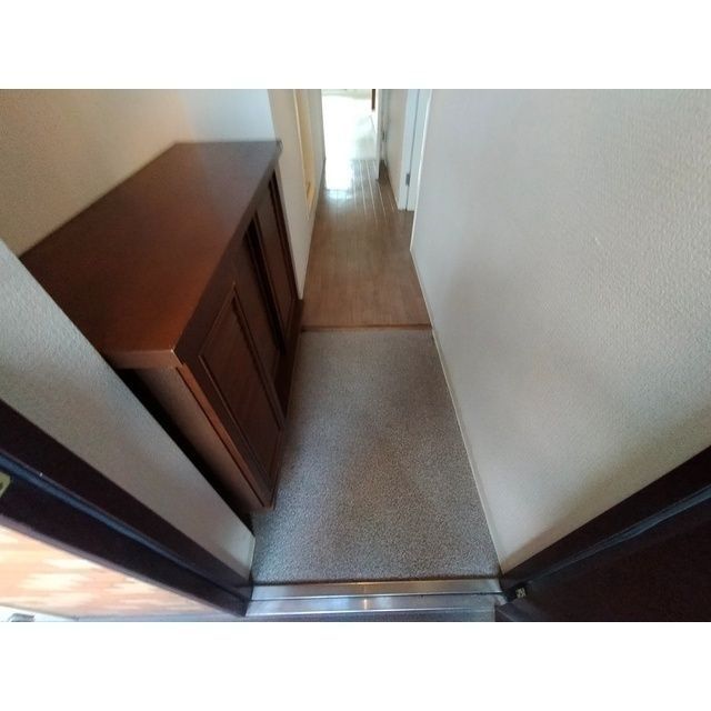 玄関　収納もある玄関です