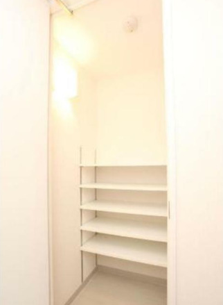 玄関　※別部屋参考写真