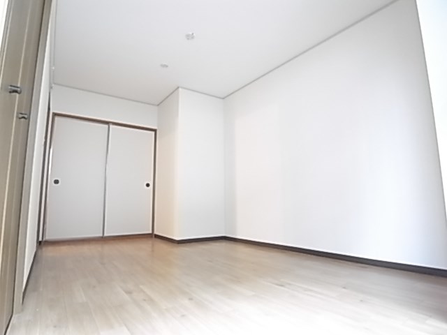 その他部屋・スペース　落ち着いて過ごせるお部屋なので、寝室にいかがでしょうか