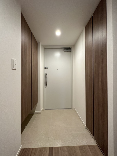 玄関　※写真は同タイプ住戸です。