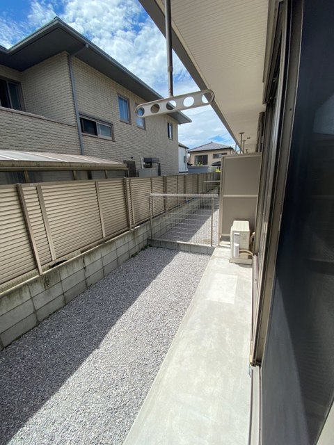 バルコニー　広々としたバルコニー