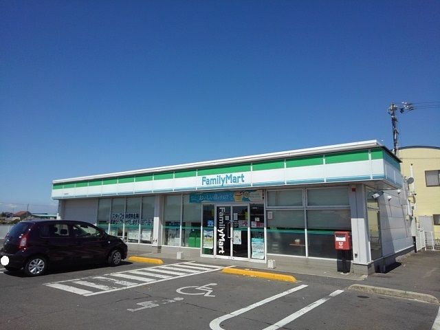 コンビニ　ファミリーマート丸亀郡家店（コンビニ）まで400m