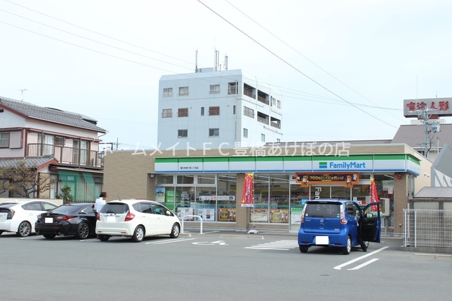 コンビニ　ファミリーマート豊川本野ケ原二丁目店（コンビニ）まで283m