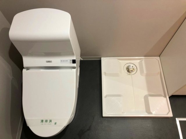 トイレ　別部屋参考写真となります