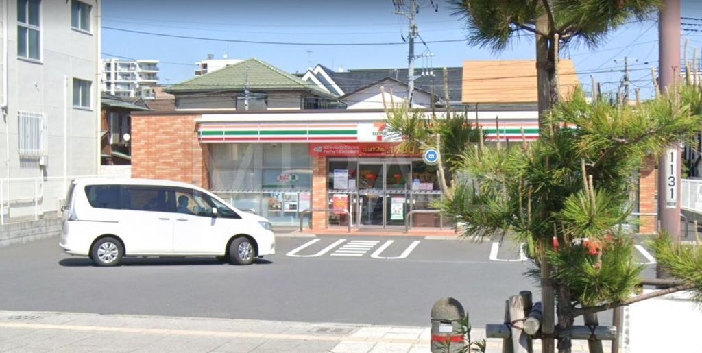 コンビニ　セブンイレブン平塚代官町店（コンビニ）まで30m