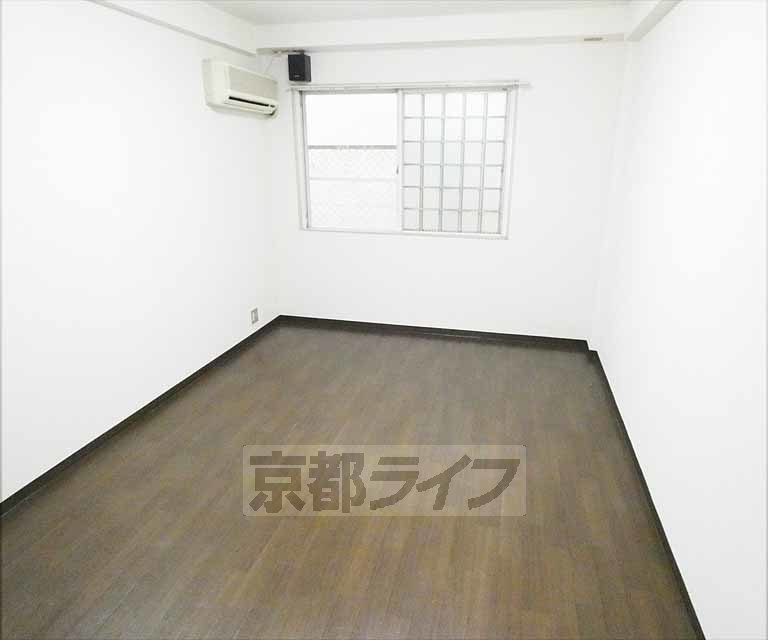 居室・リビング　８帖の広々としたお部屋になります。
