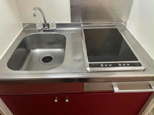 キッチン　電熱タイプの２口コンロ
