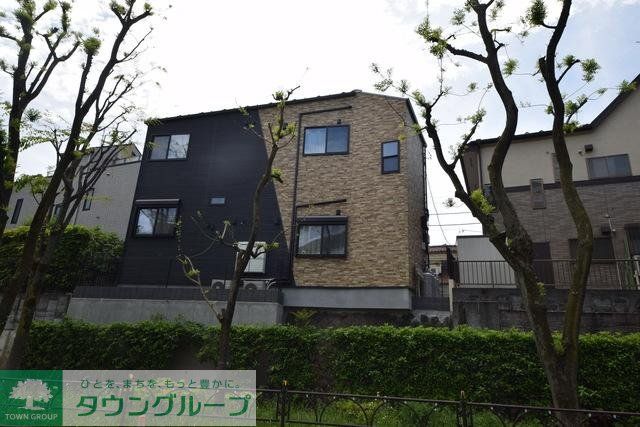 建物外観　★2色展開のお洒落な外観ですね★