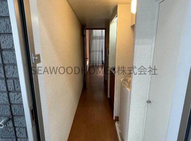 玄関　※同タイプの部屋の写真です。現況優先。