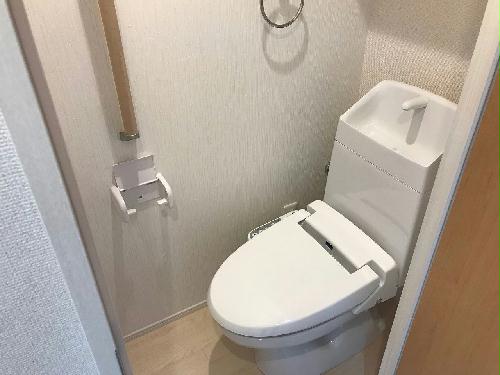トイレ　温水洗浄便座付