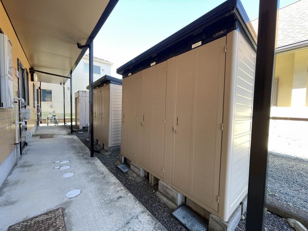 建物外観　ストッカー