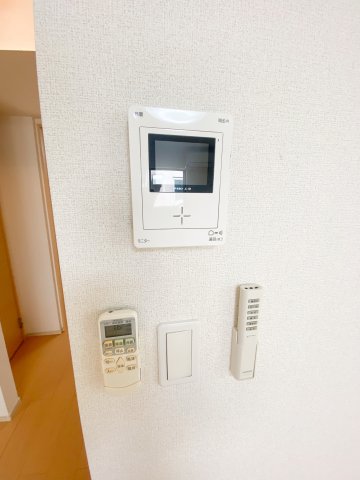 セキュリティ　TVモニターホンは安心ですね。誰か確認してから開けて下さいね