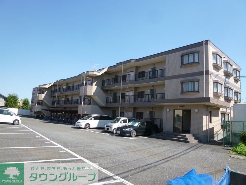 建物外観　駐車場
