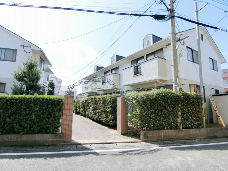 建物外観　安徳小学校エリアで公園も目の前！ファミリー様にオススメの物件