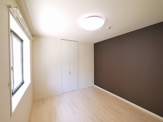 その他部屋・スペース　落ち着いて過ごせるお部屋なので、寝室にいかがでしょうか