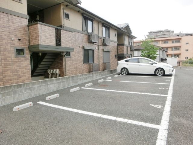駐車場　敷地内に駐車場ございます♪