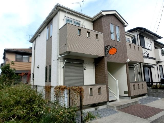 建物外観　全戸角部屋、南向きで日当たり良好です。