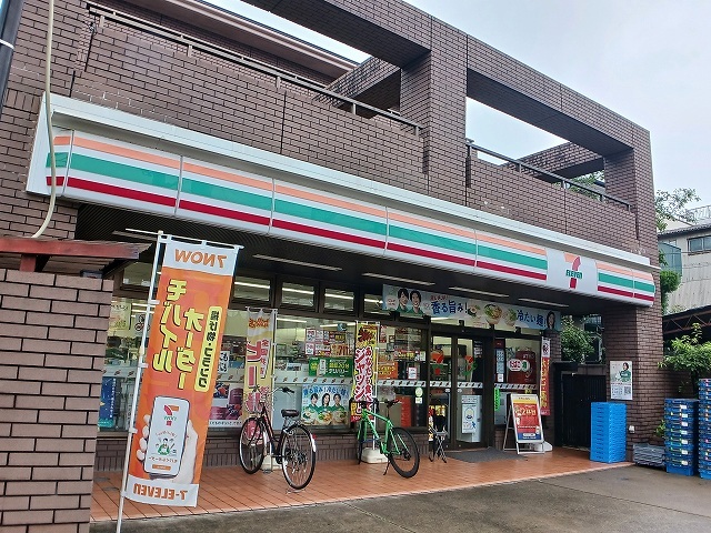 コンビニ　セブンイレブン（コンビニ）まで380m
