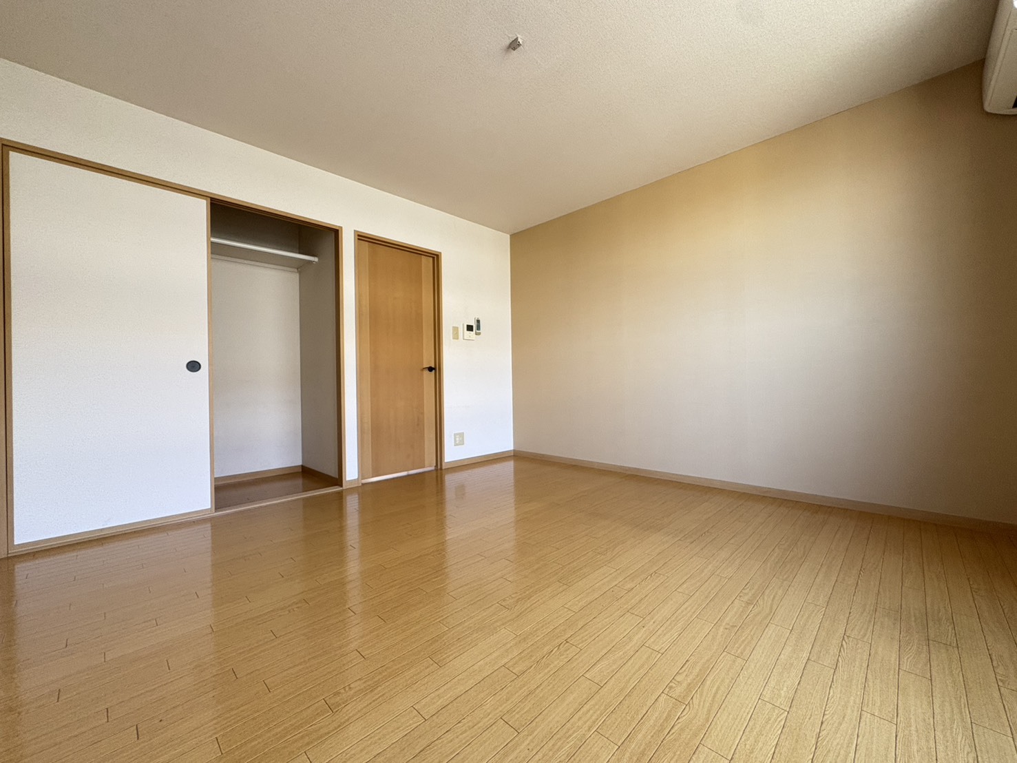 CASA T’Sの内装写真