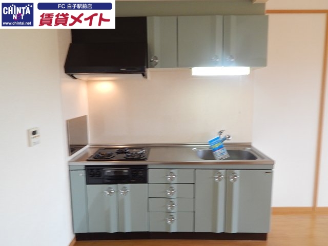 キッチン　別部屋反転画像参考
