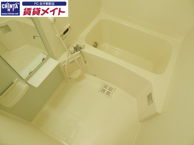 バス・シャワールーム　別部屋反転画像参考