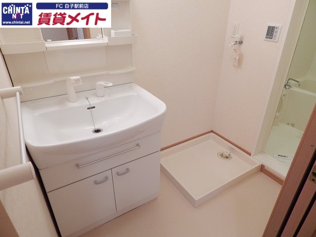 洗面設備　別部屋反転画像参考