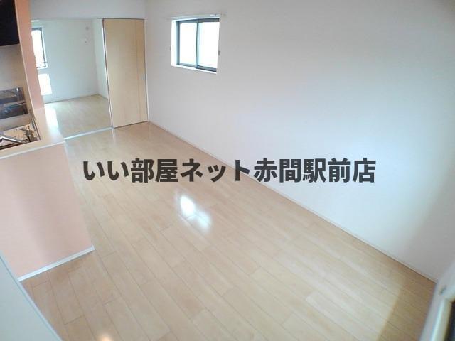 居室・リビング　現況優先。