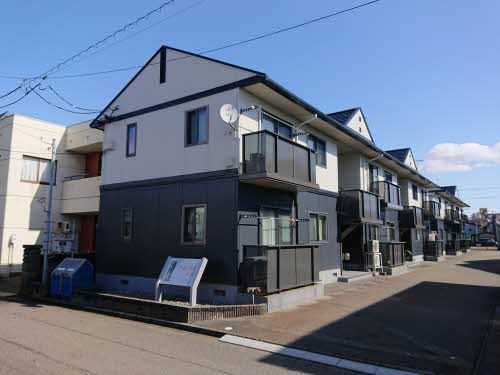 建物外観　Ａ棟（左）、Ｂ棟（右）