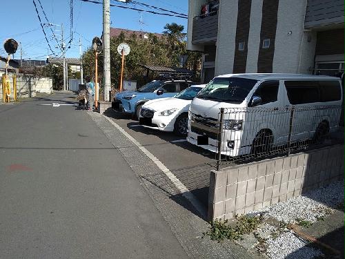 駐車場　駐車場