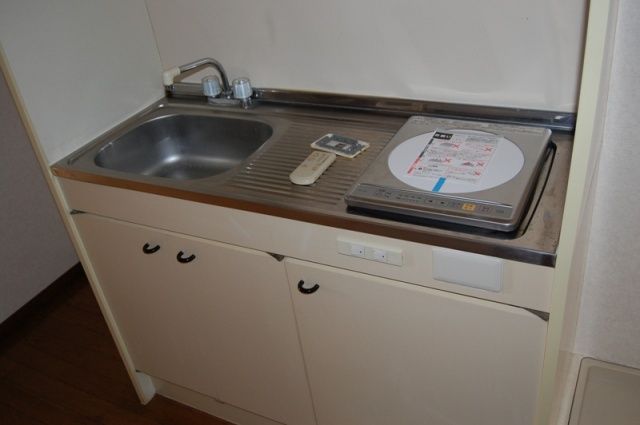 キッチン　※同建物同型別のお部屋