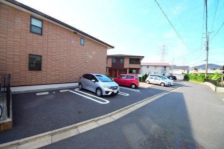 駐車場　★海にも出やすい築浅2LDK！更新料無し★