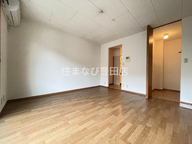 居室・リビング　同型別部屋写真