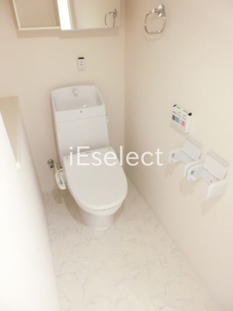 トイレ　ウォシュレット付で快適ですね