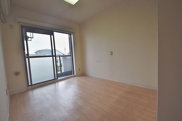 居室・リビング　★明るいお部屋です★