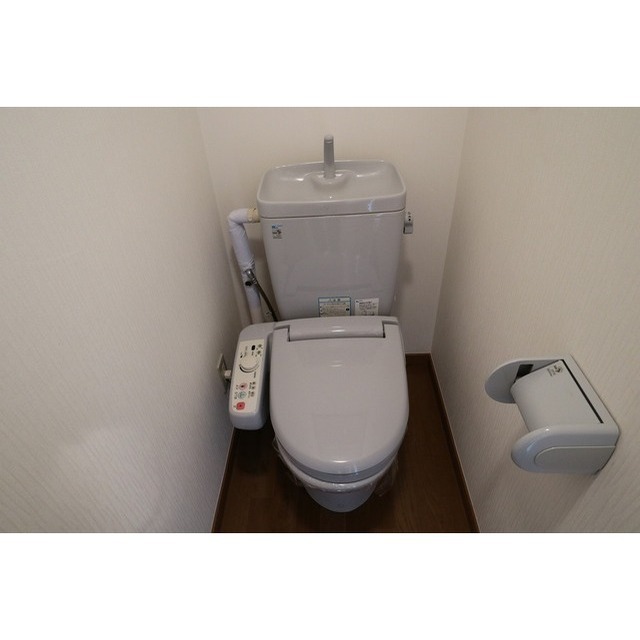 トイレ　※同型別部屋のため、設備色味等異なる可能性有