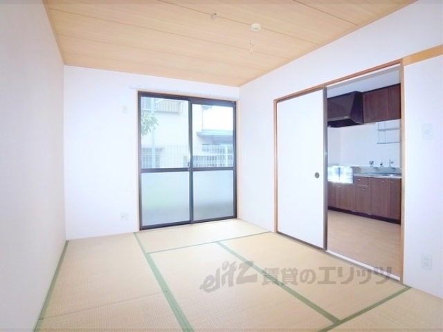居室・リビング　畳のお部屋です。