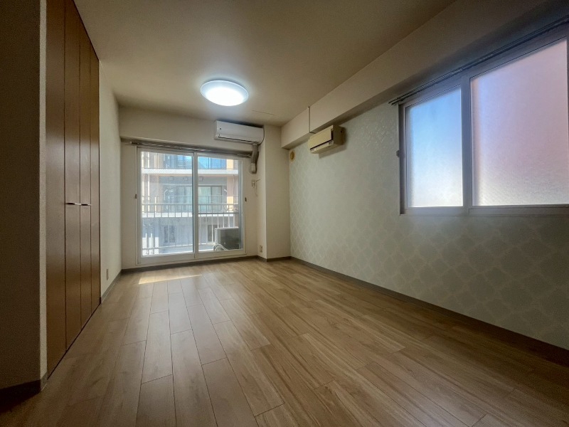 その他部屋・スペース　こちらのお部屋は光が差し込む、温かみのあるお部屋です。