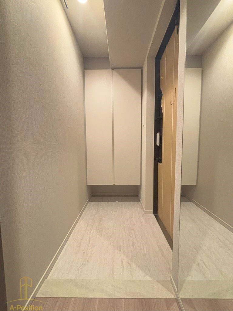 玄関　シーズンフラッツ中崎
