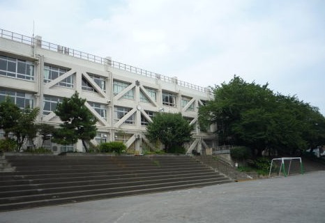 中学校　向原中学校（中学校）まで336m