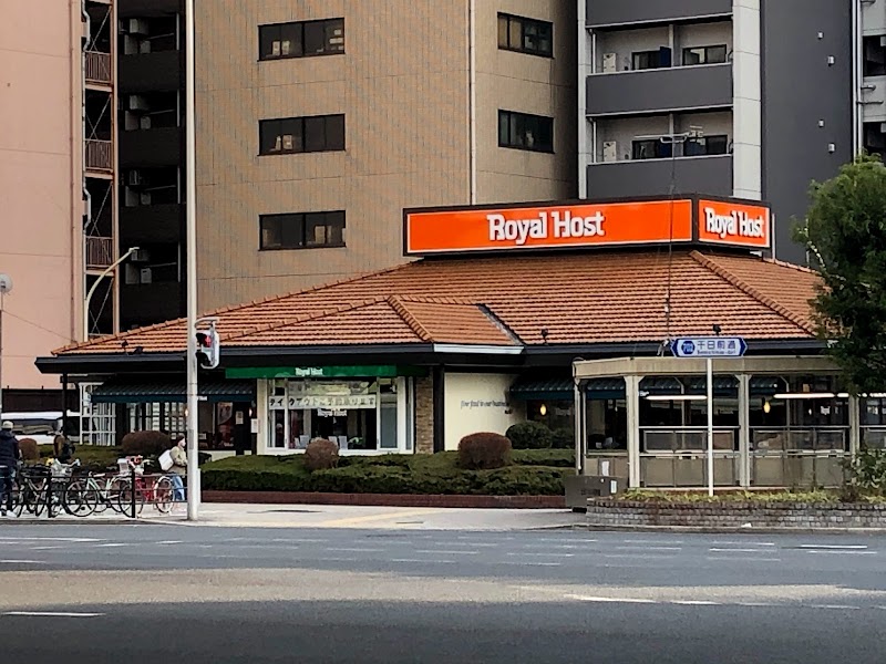 飲食店　ロイヤルホスト桜川店（飲食店）まで115m