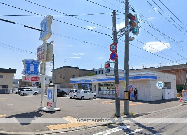 コンビニ　ローソン（コンビニ）まで525m