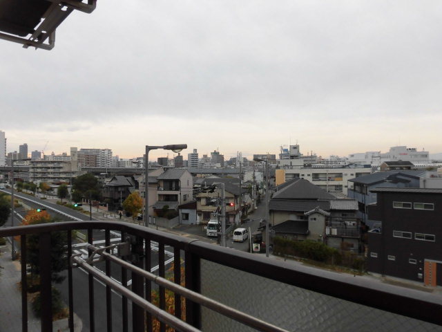 眺望　4階バルコニーからの眺望です。風通し良好です。