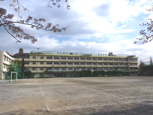 中学校　北区浮間中学校（中学校）まで395m