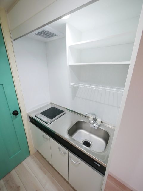 キッチン　同物件別部屋写真