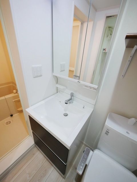 洗面設備　同物件別部屋写真